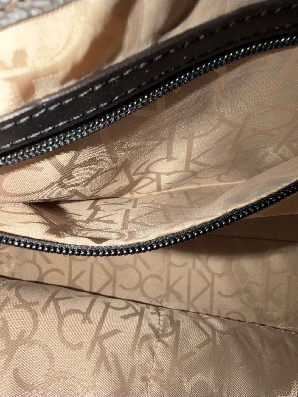 Calvin Klein tote - Picture 9 of 13